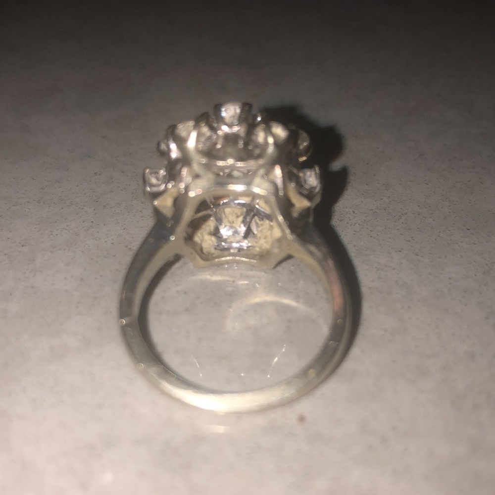 Amazing diamond ring! - Picture 6 of 7